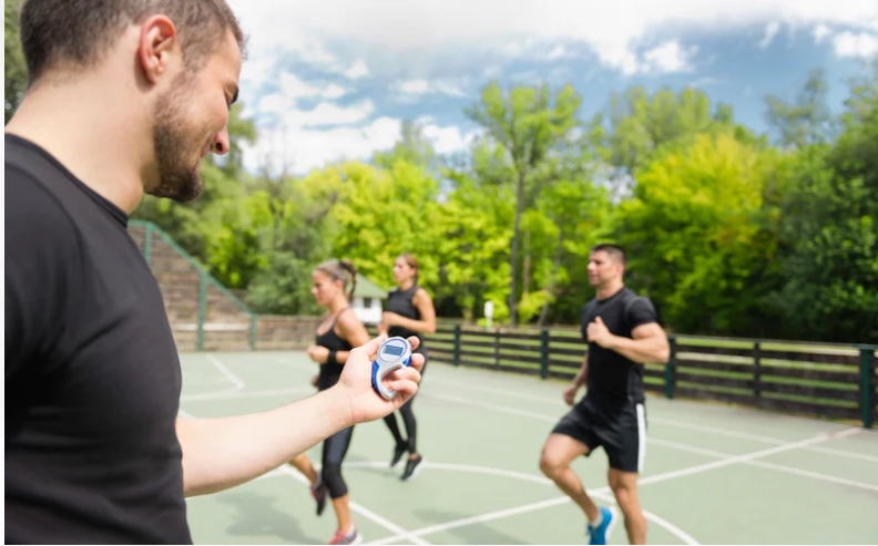 トレーナー帯同